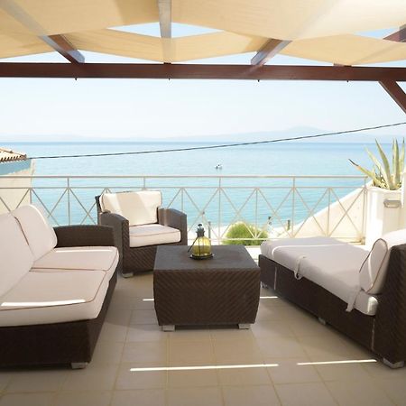 Agali 2 Superior Mezonet Front Of The Sea Apartment Akrogiali Exterior photo
