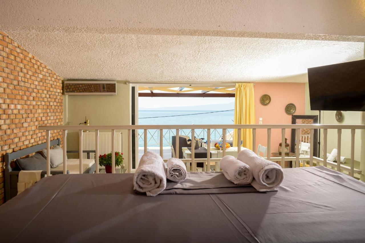 Agali 2 Superior Mezonet Front Of The Sea Apartment Akrogiali Exterior photo