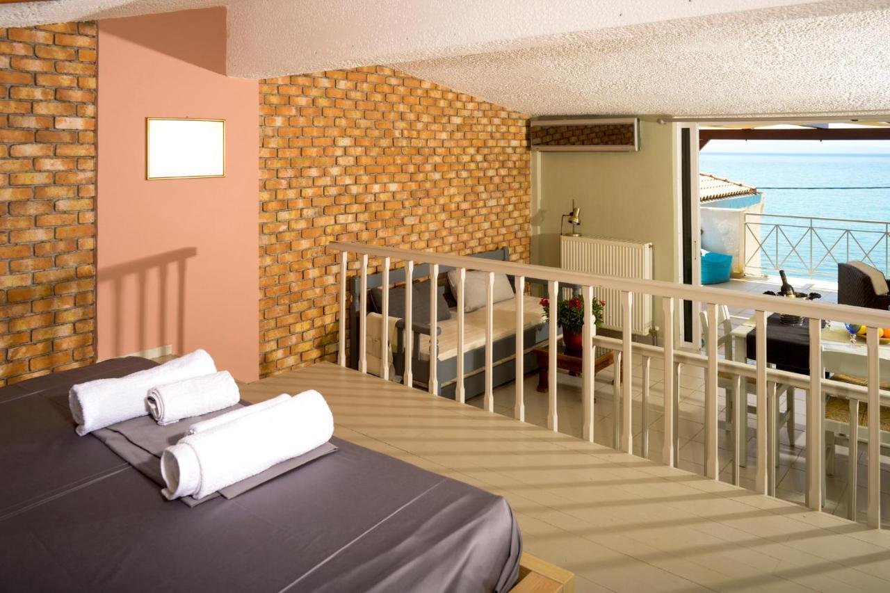 Agali 2 Superior Mezonet Front Of The Sea Apartment Akrogiali Exterior photo